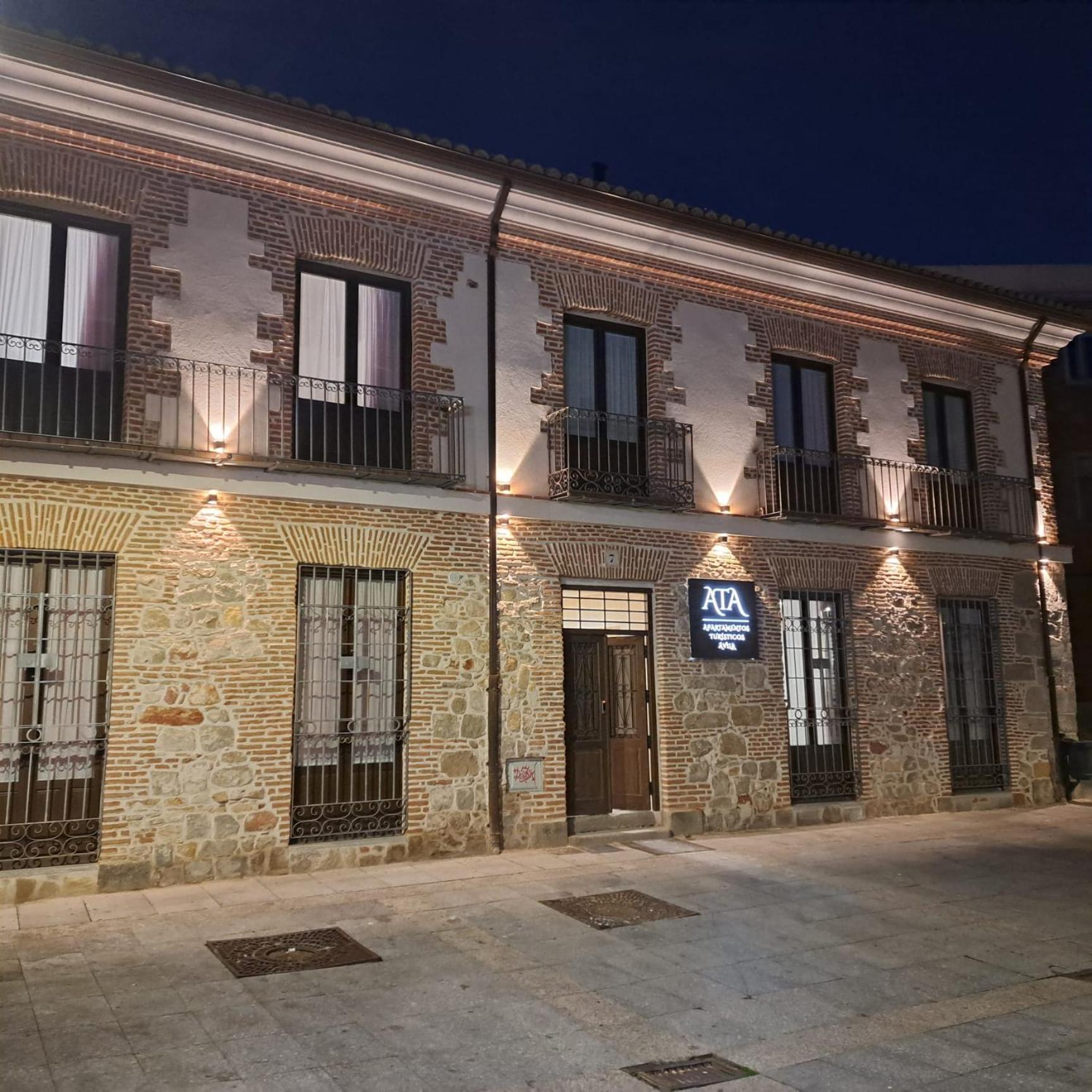 Turisticos Puerta De Leales 1-2 Ávila